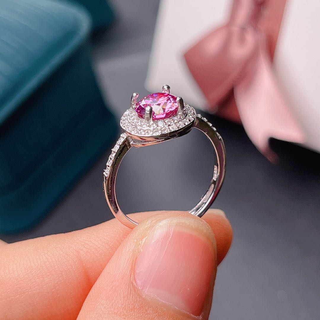 여성을위한 새로운 딱딱 거리는 핑크 Moissanite - Moissanite Engagement Ring 1 Carat 리뷰 및 가격